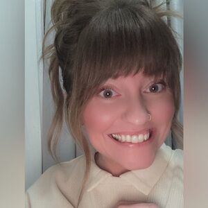 Meet your Posher, Briana